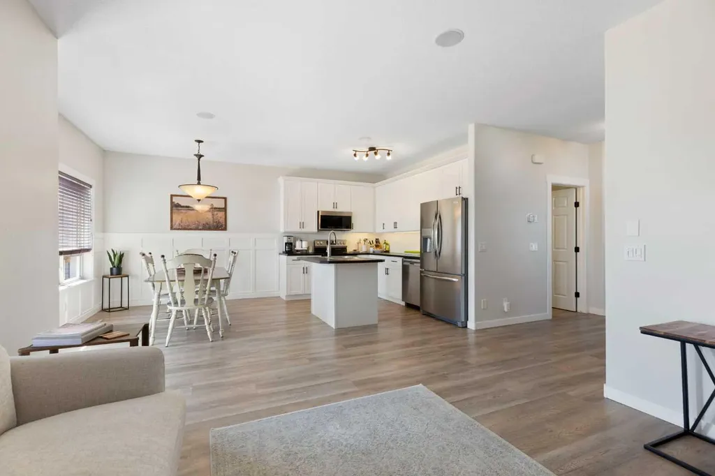 590 Coopers Drive SW Airdrie AB T4B 3M4