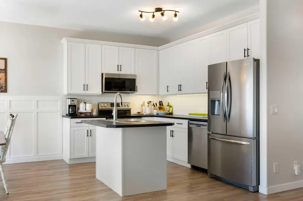 590 Coopers Drive SW Airdrie AB T4B 3M4