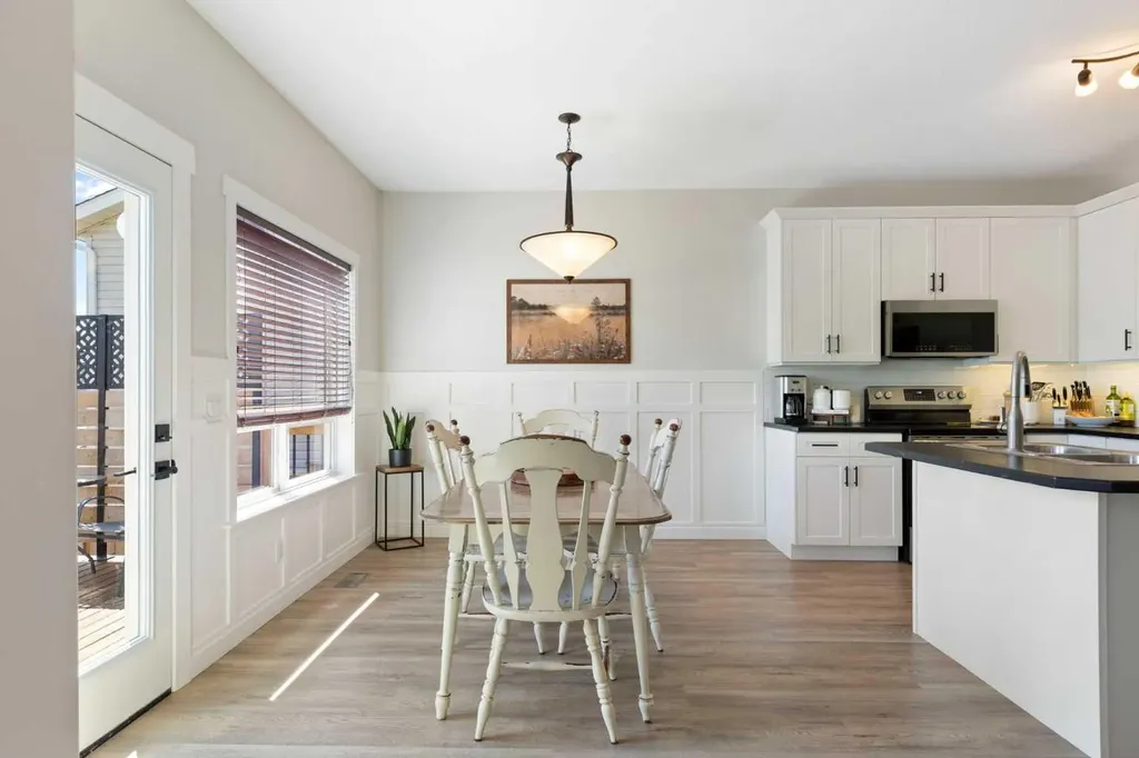 590 Coopers Drive SW Airdrie AB T4B 3M4