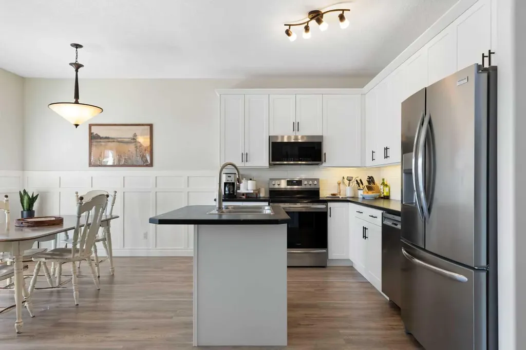 590 Coopers Drive SW Airdrie AB T4B 3M4