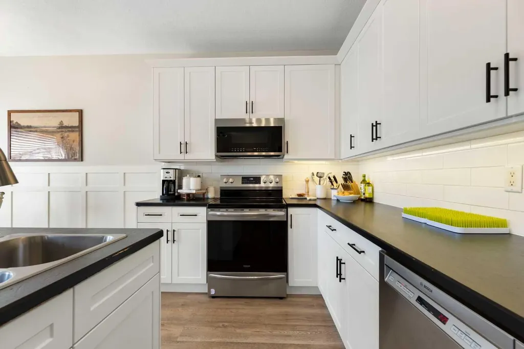 590 Coopers Drive SW Airdrie AB T4B 3M4