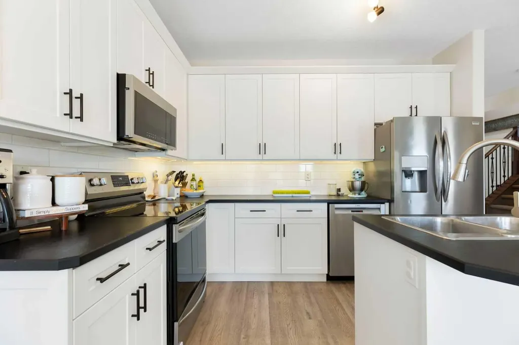 590 Coopers Drive SW Airdrie AB T4B 3M4