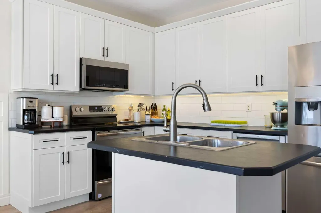 590 Coopers Drive SW Airdrie AB T4B 3M4