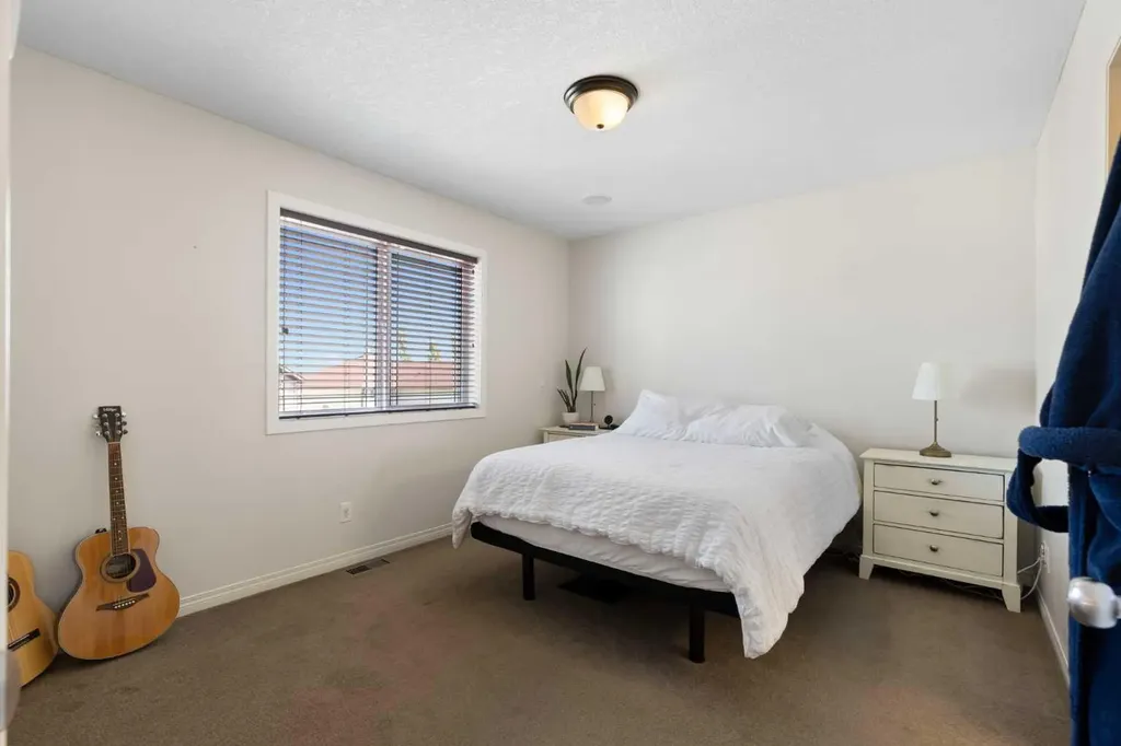 590 Coopers Drive SW Airdrie AB T4B 3M4