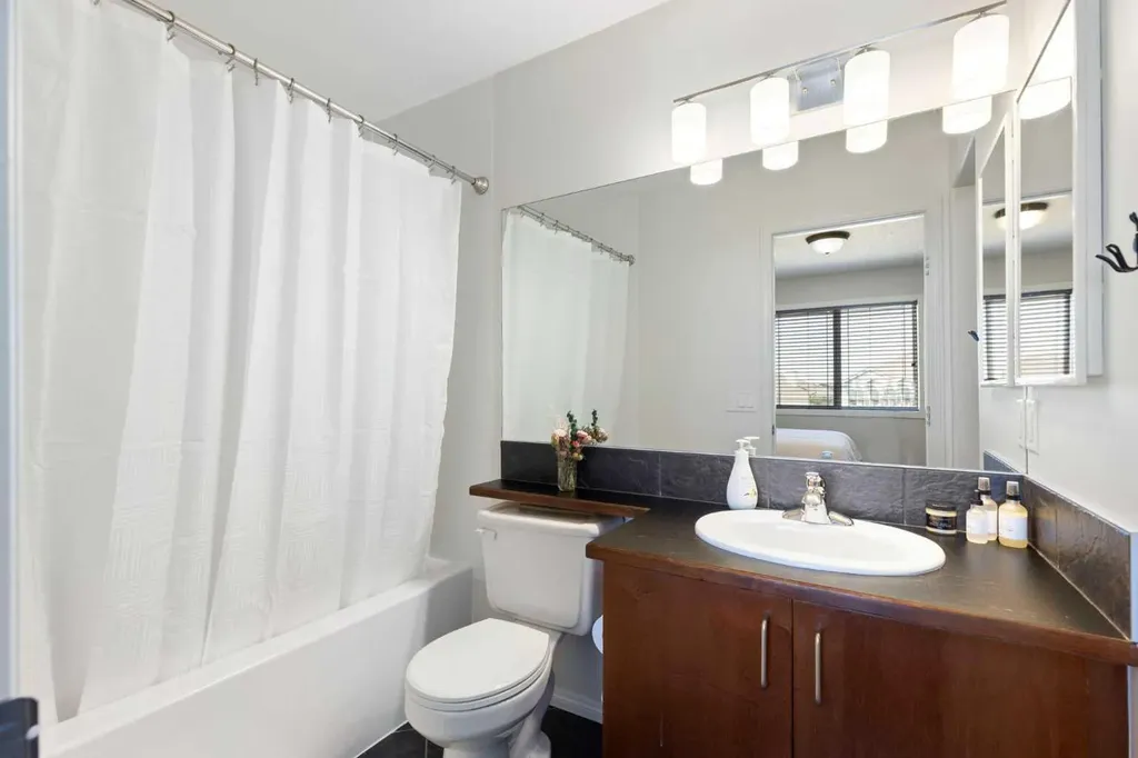 590 Coopers Drive SW Airdrie AB T4B 3M4