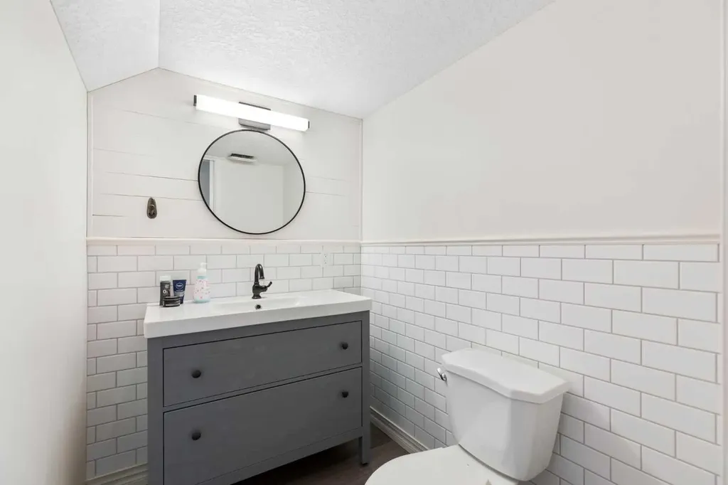 590 Coopers Drive SW Airdrie AB T4B 3M4