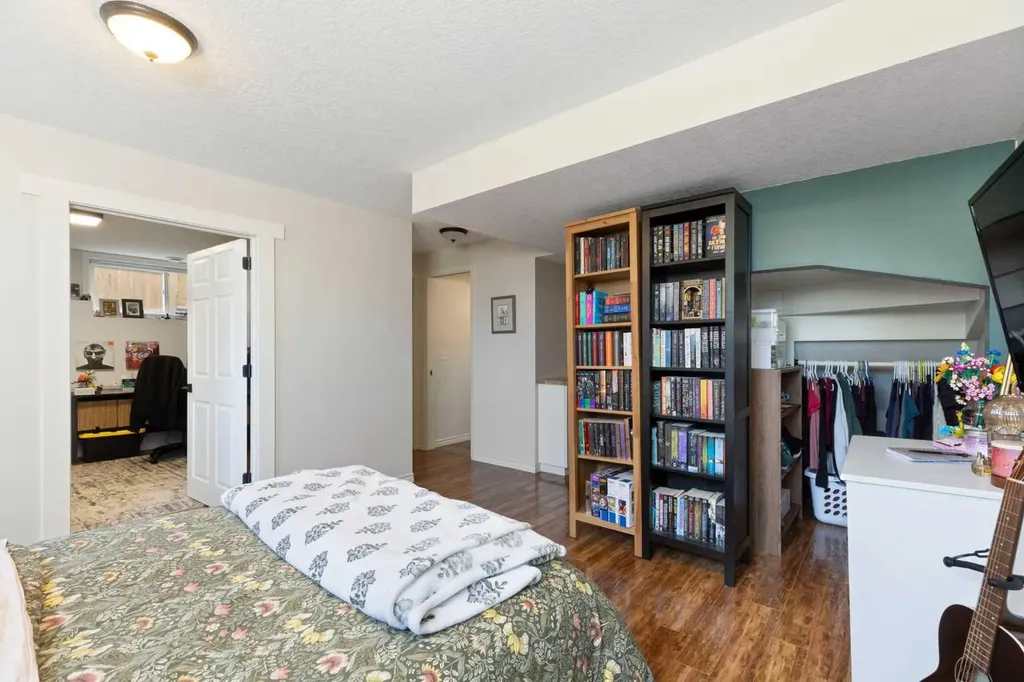 590 Coopers Drive SW Airdrie AB T4B 3M4