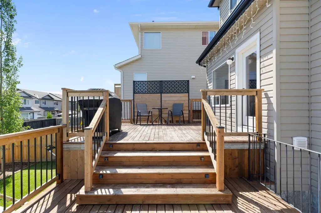 590 Coopers Drive SW Airdrie AB T4B 3M4