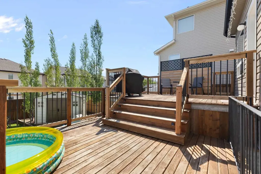 590 Coopers Drive SW Airdrie AB T4B 3M4