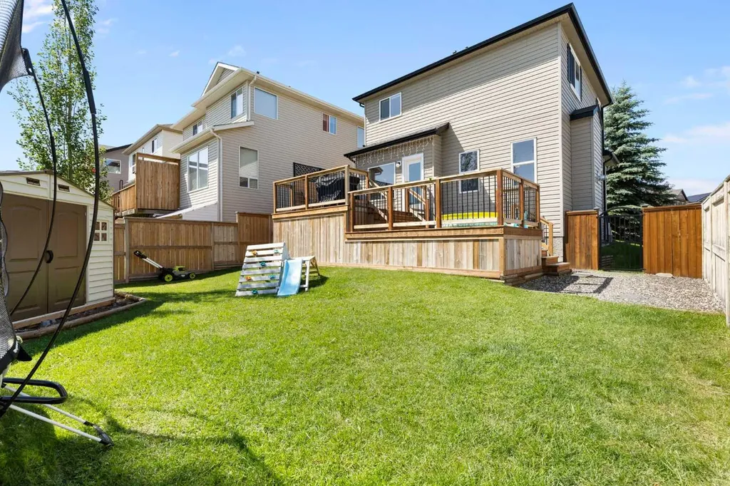 590 Coopers Drive SW Airdrie AB T4B 3M4