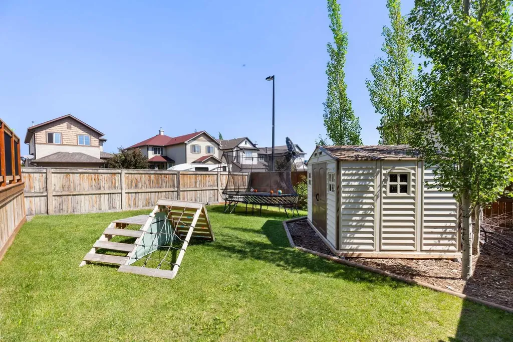 590 Coopers Drive SW Airdrie AB T4B 3M4