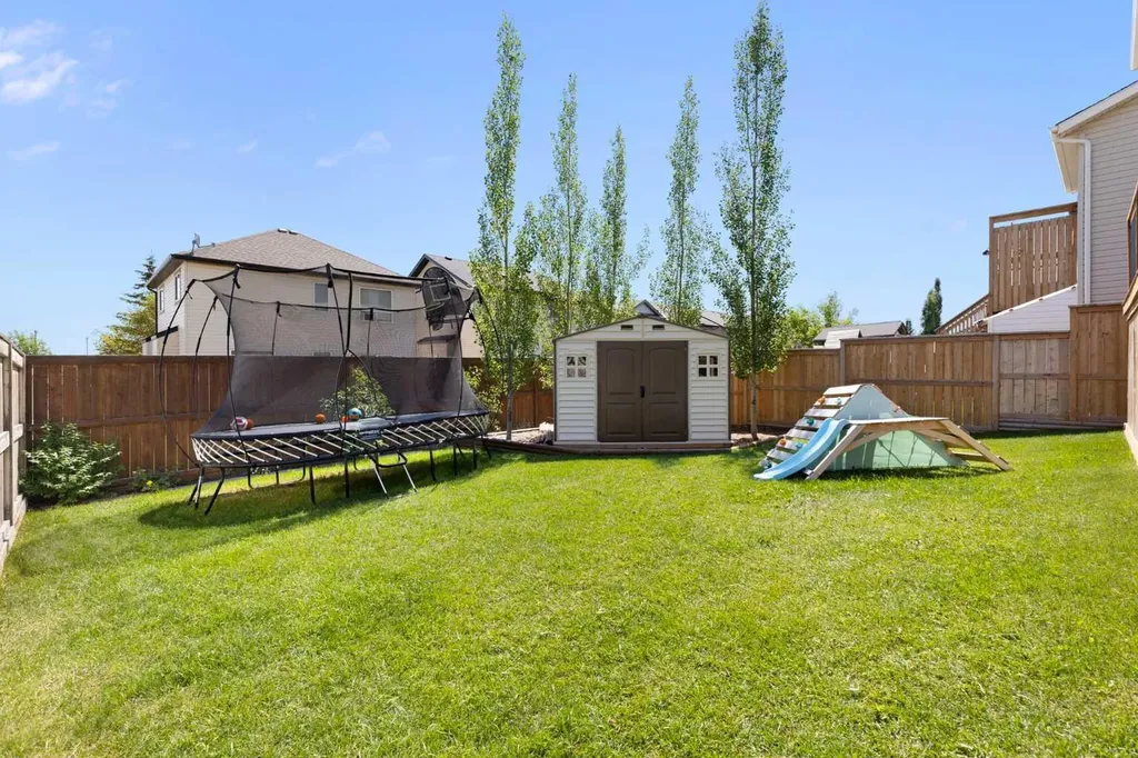 590 Coopers Drive SW Airdrie AB T4B 3M4