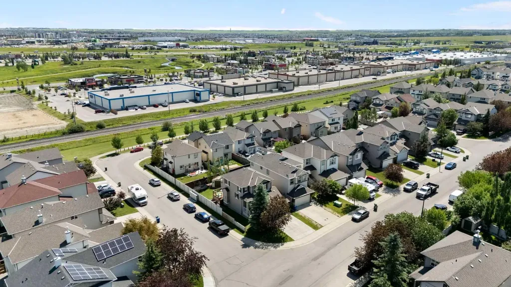590 Coopers Drive SW Airdrie AB T4B 3M4