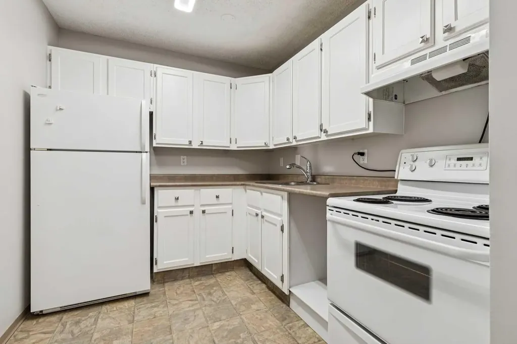 315 Southampton Drive SW Calgary AB T2W2T6