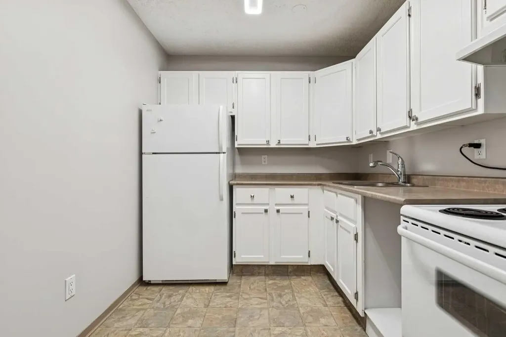 315 Southampton Drive SW Calgary AB T2W2T6