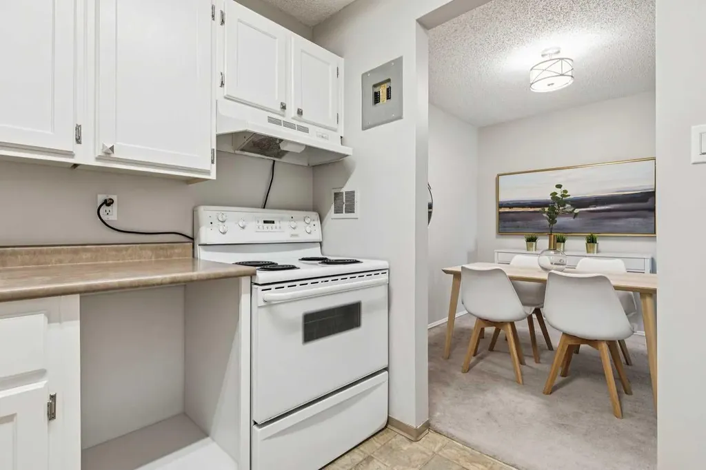 315 Southampton Drive SW Calgary AB T2W2T6
