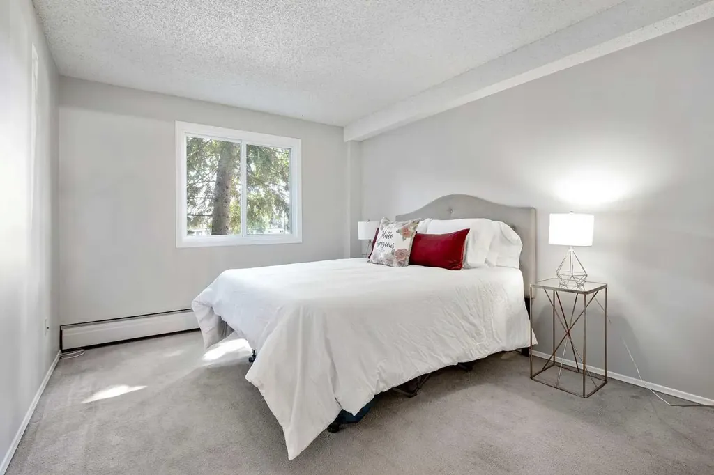 315 Southampton Drive SW Calgary AB T2W2T6