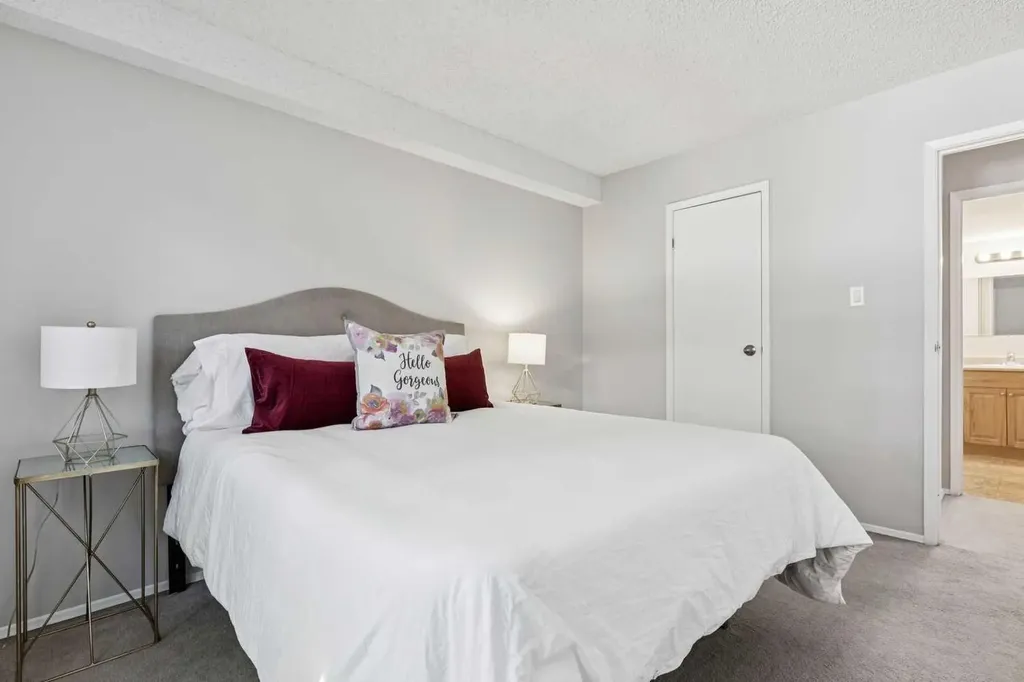 315 Southampton Drive SW Calgary AB T2W2T6