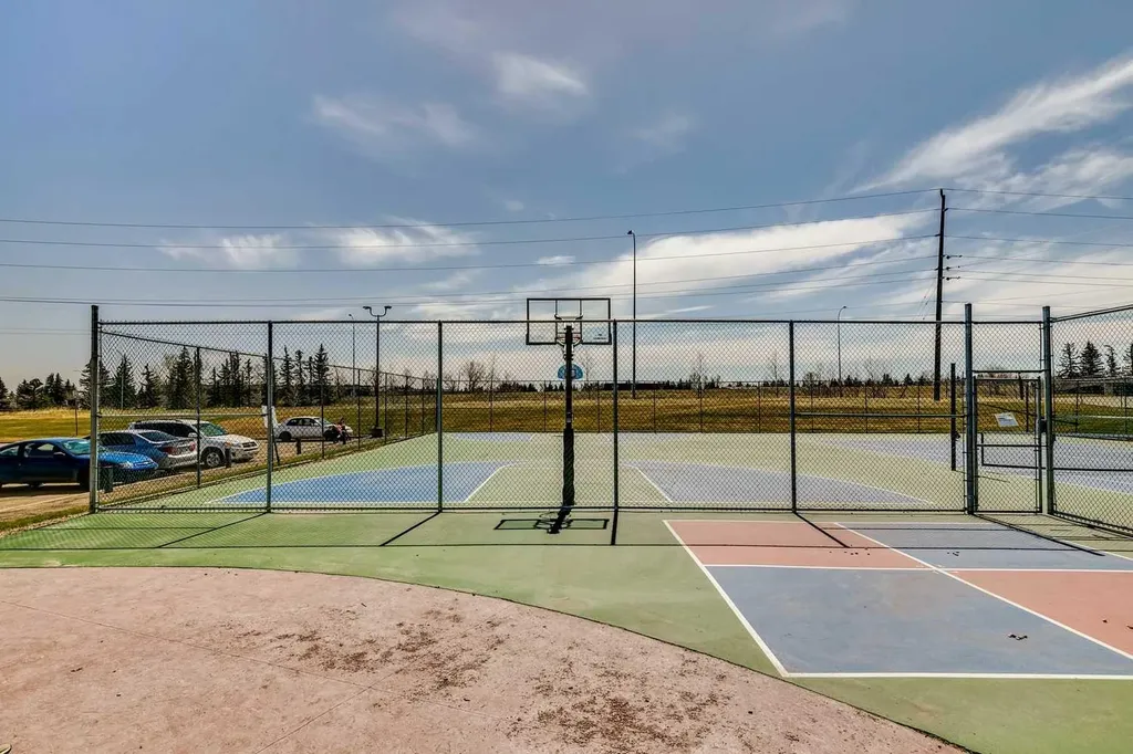 315 Southampton Drive SW Calgary AB T2W2T6