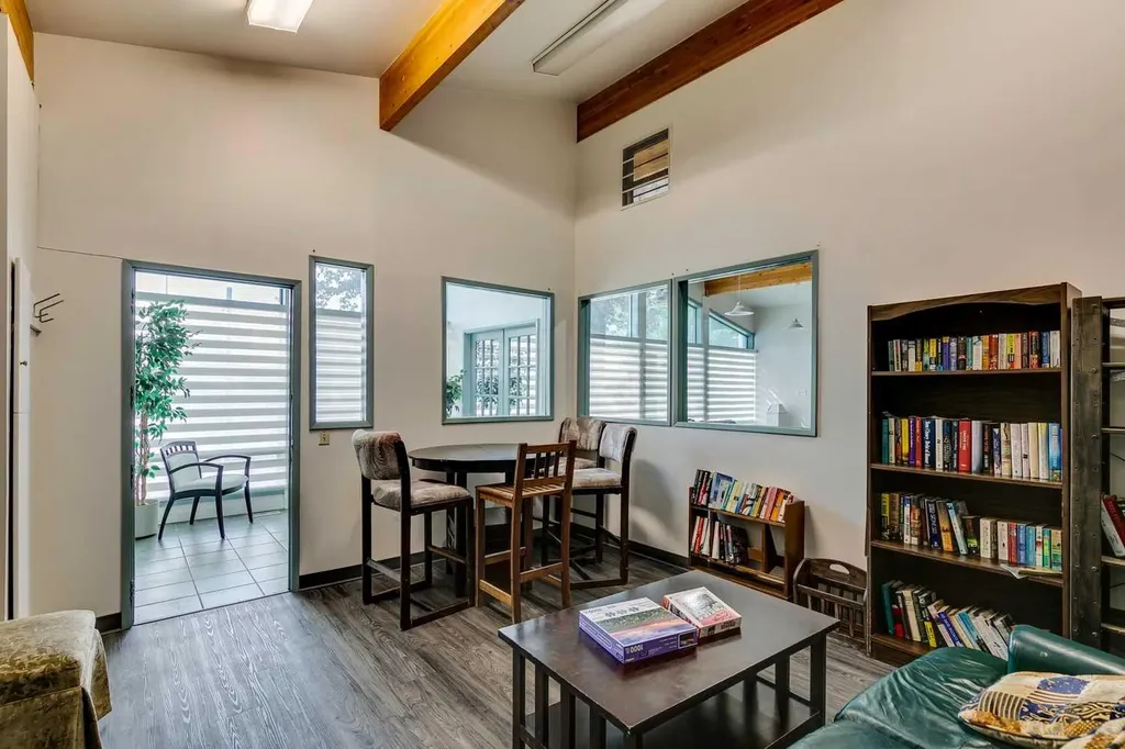 315 Southampton Drive SW Calgary AB T2W2T6