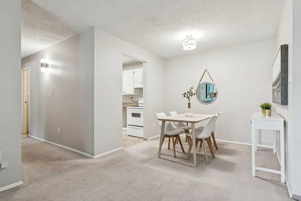 315 Southampton Drive SW Calgary AB T2W2T6