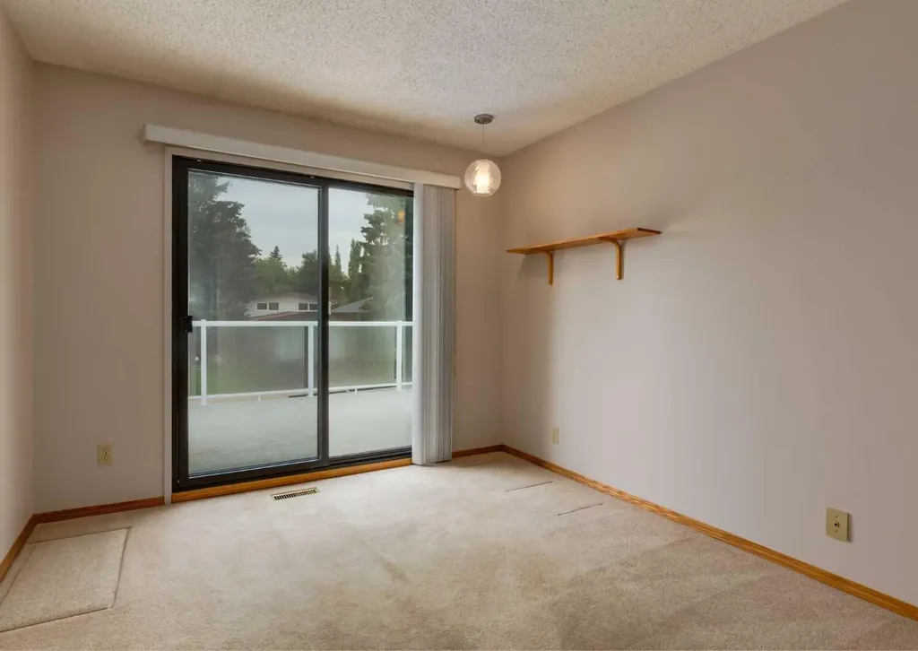 9527 Oakland Way SW Calgary AB T2V 4N1