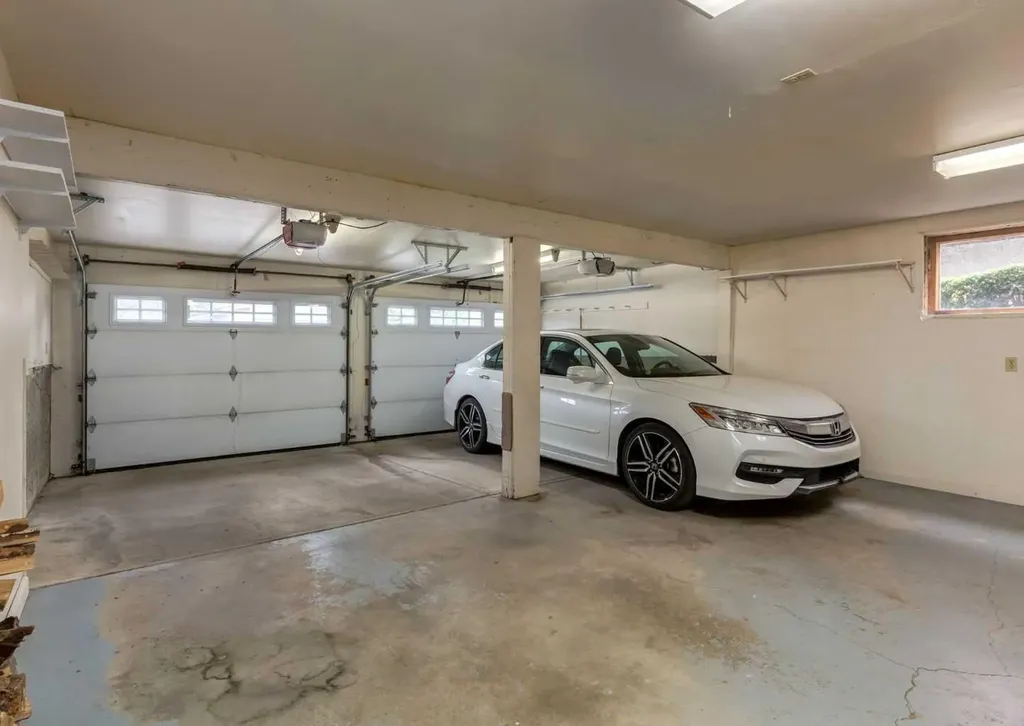 9527 Oakland Way SW Calgary AB T2V 4N1