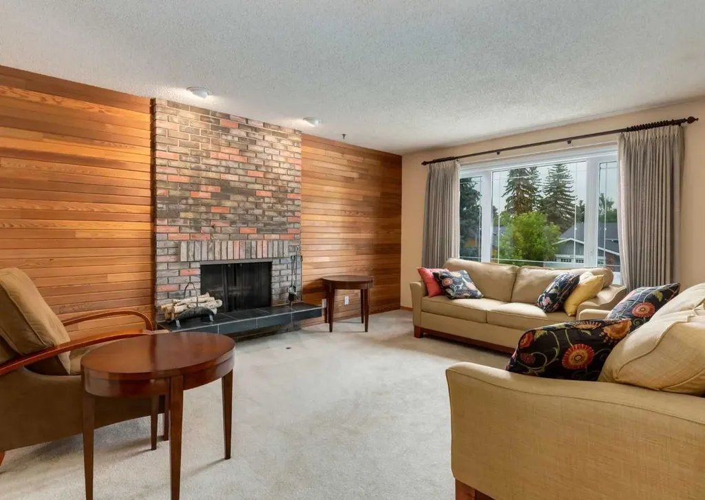 9527 Oakland Way SW Calgary AB T2V 4N1