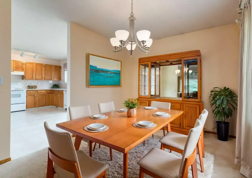 9527 Oakland Way SW Calgary AB T2V 4N1