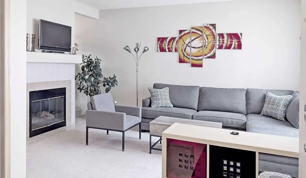 12 Shawbrooke Court SW Calgary AB T2Y 3G2