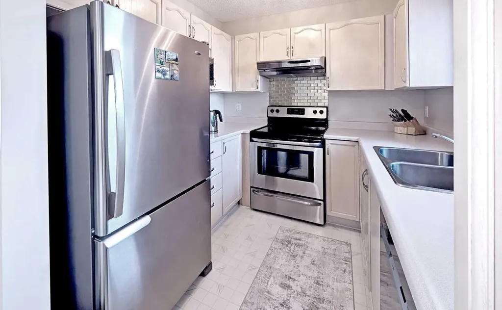 12 Shawbrooke Court SW Calgary AB T2Y 3G2