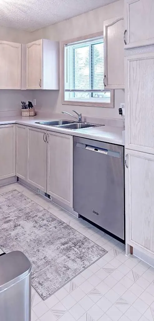 12 Shawbrooke Court SW Calgary AB T2Y 3G2