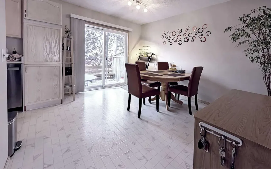 12 Shawbrooke Court SW Calgary AB T2Y 3G2
