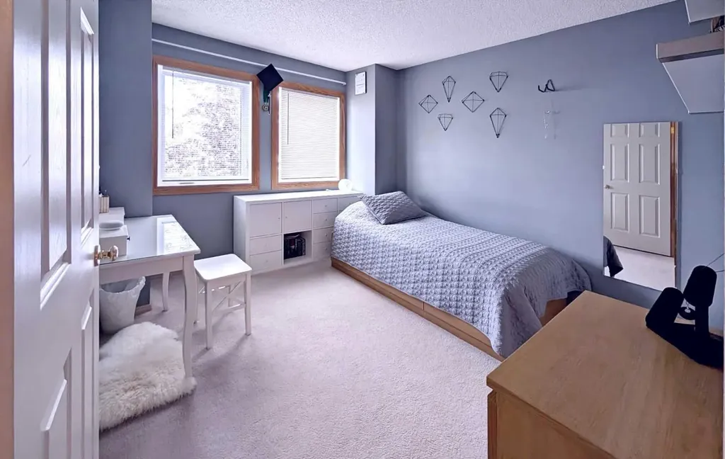 12 Shawbrooke Court SW Calgary AB T2Y 3G2