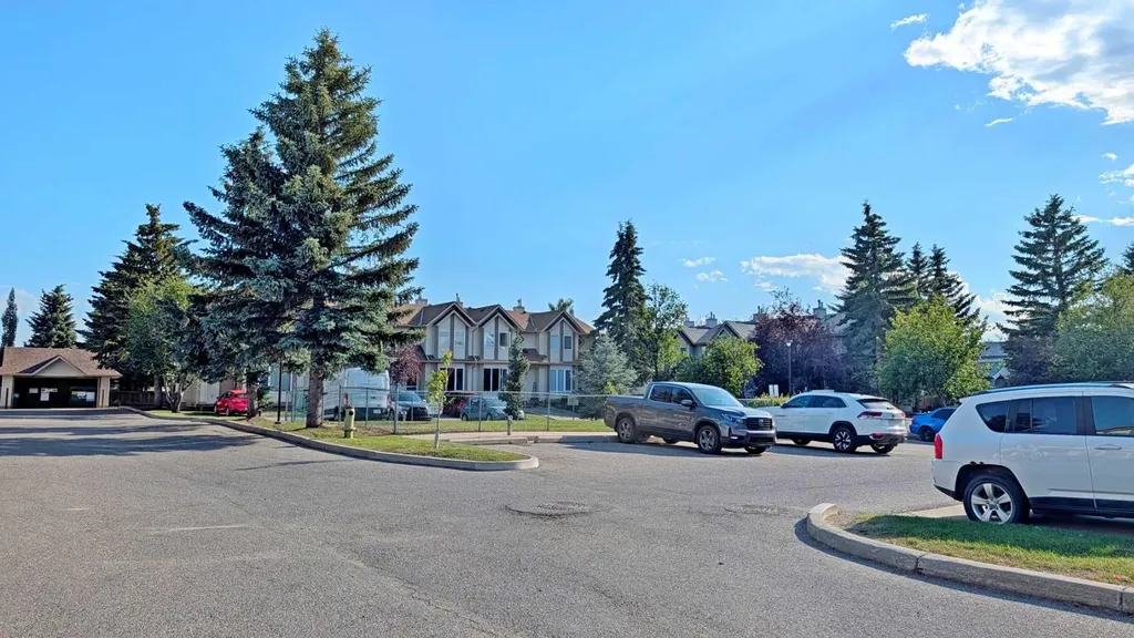 12 Shawbrooke Court SW Calgary AB T2Y 3G2