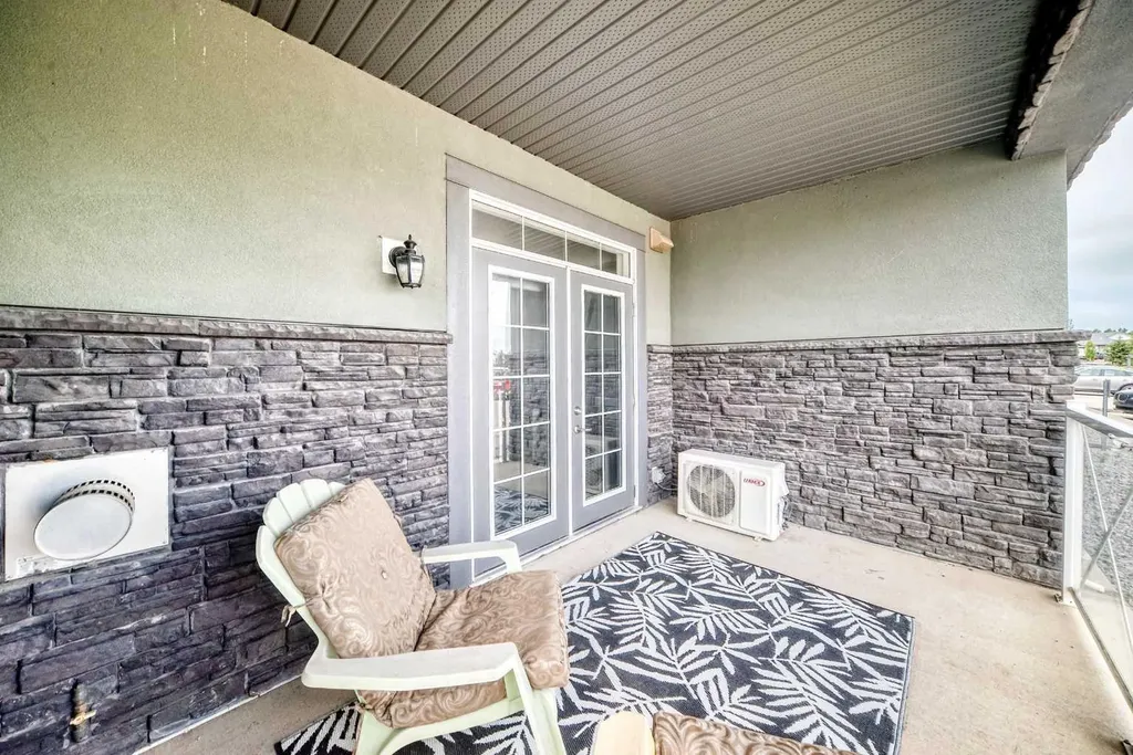 1005A Westmount Drive Strathmore AB T1P0C3