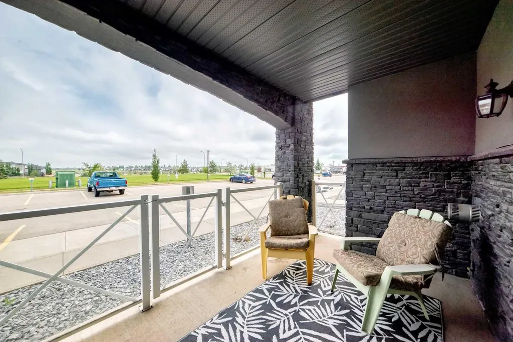 1005A Westmount Drive Strathmore AB T1P0C3