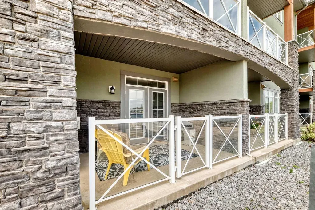 1005A Westmount Drive Strathmore AB T1P0C3