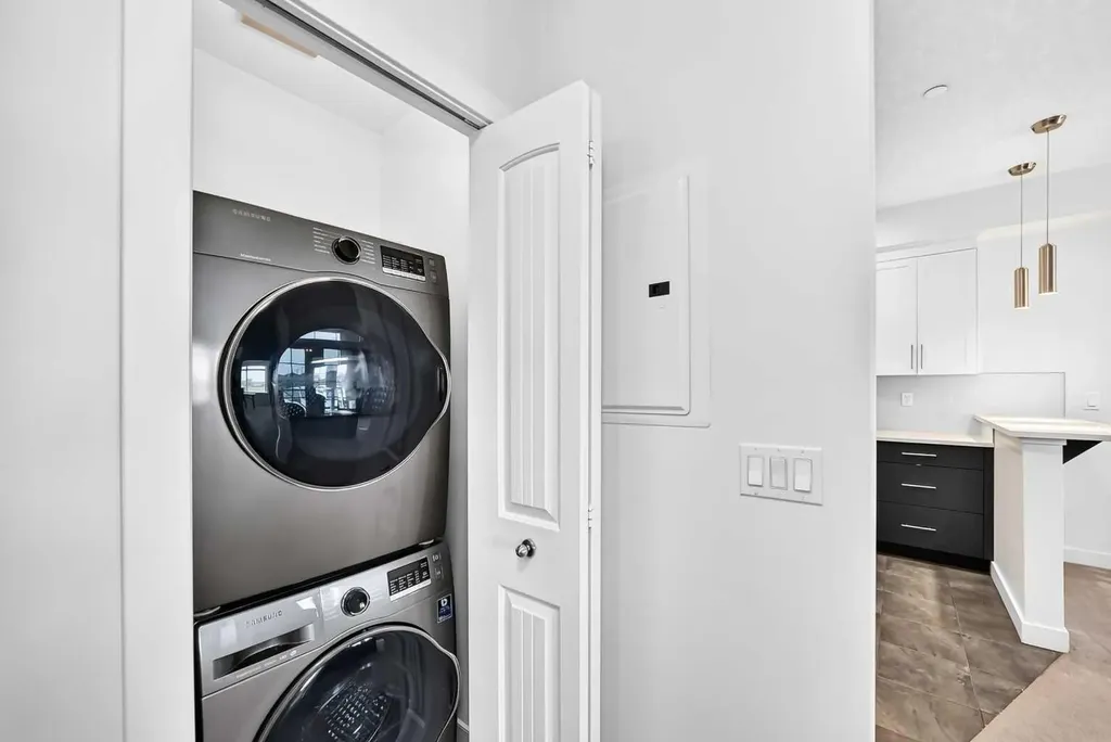1005A Westmount Drive Strathmore AB T1P0C3