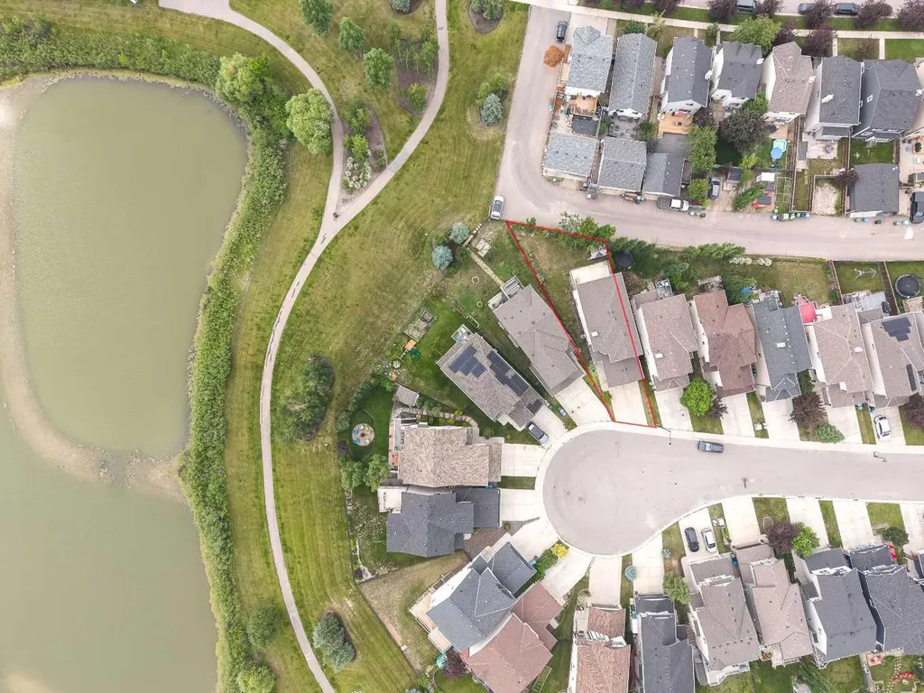 125 Silverado Range Cove SW Calgary AB T2X 0E1