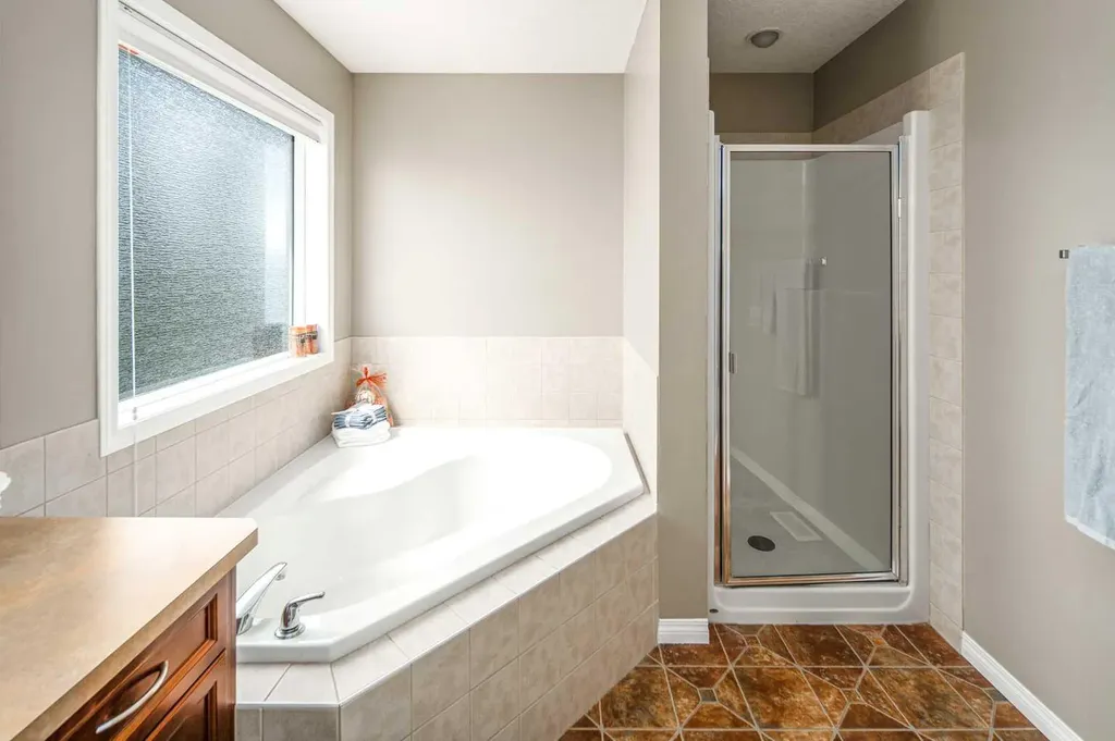125 Silverado Range Cove SW Calgary AB T2X 0E1