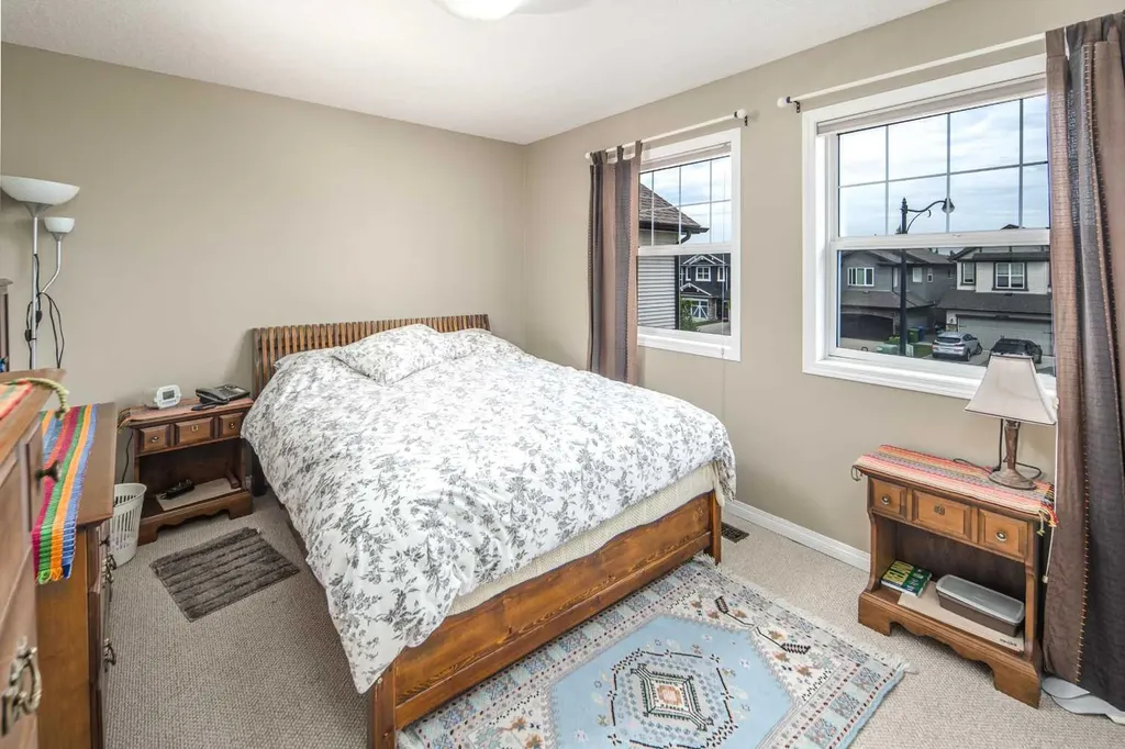 125 Silverado Range Cove SW Calgary AB T2X 0E1