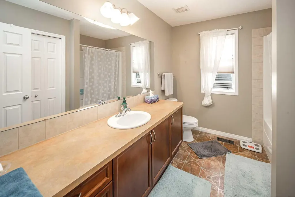 125 Silverado Range Cove SW Calgary AB T2X 0E1