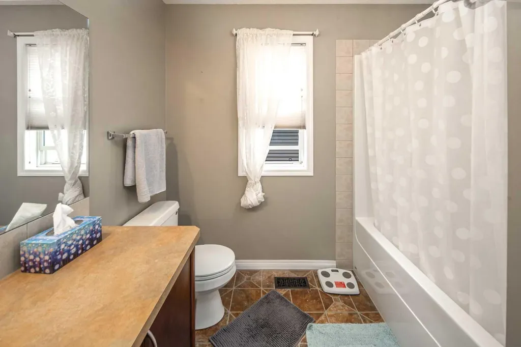 125 Silverado Range Cove SW Calgary AB T2X 0E1