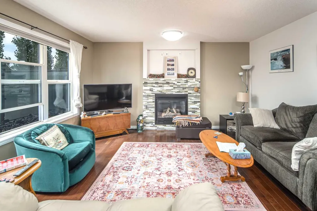 125 Silverado Range Cove SW Calgary AB T2X 0E1