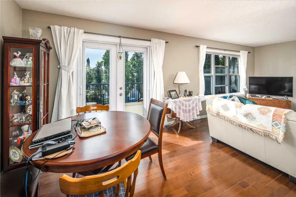 125 Silverado Range Cove SW Calgary AB T2X 0E1