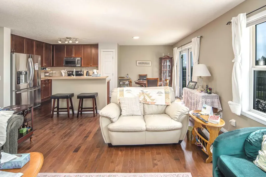 125 Silverado Range Cove SW Calgary AB T2X 0E1