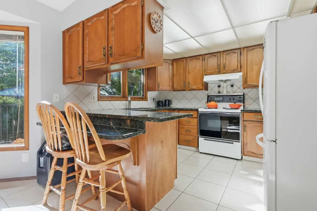 149 Edgehill Drive NW Calgary AB T3A 2W5