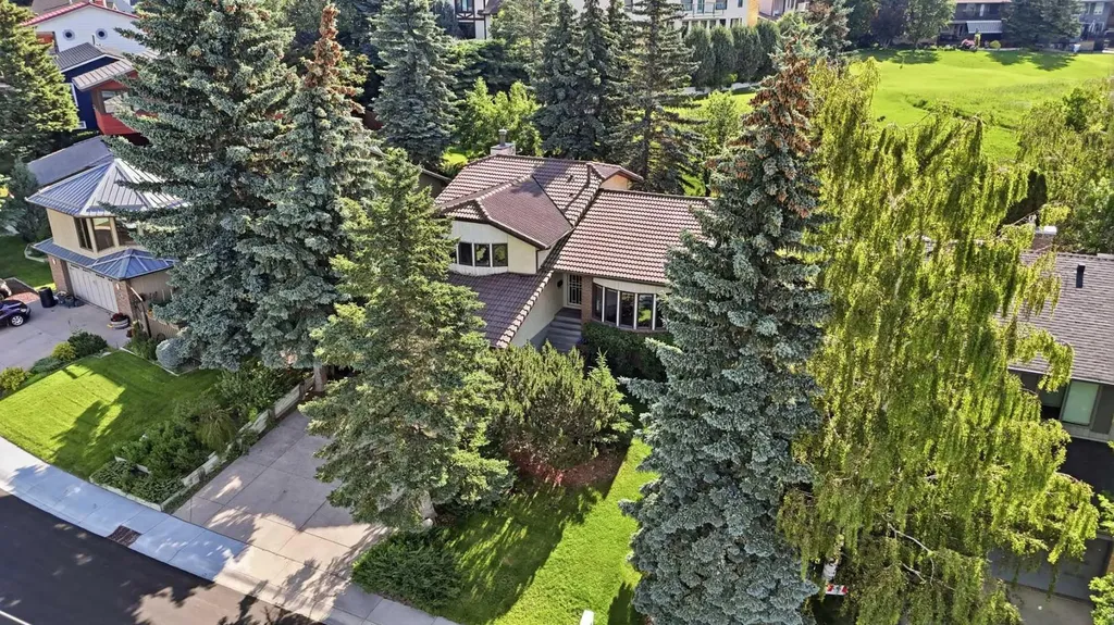 149 Edgehill Drive NW Calgary AB T3A 2W5