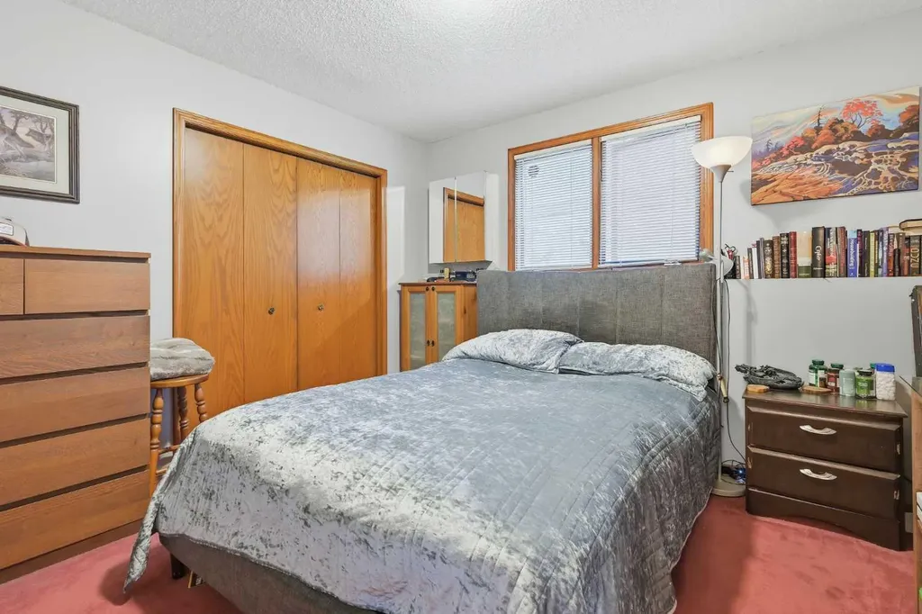 149 Edgehill Drive NW Calgary AB T3A 2W5